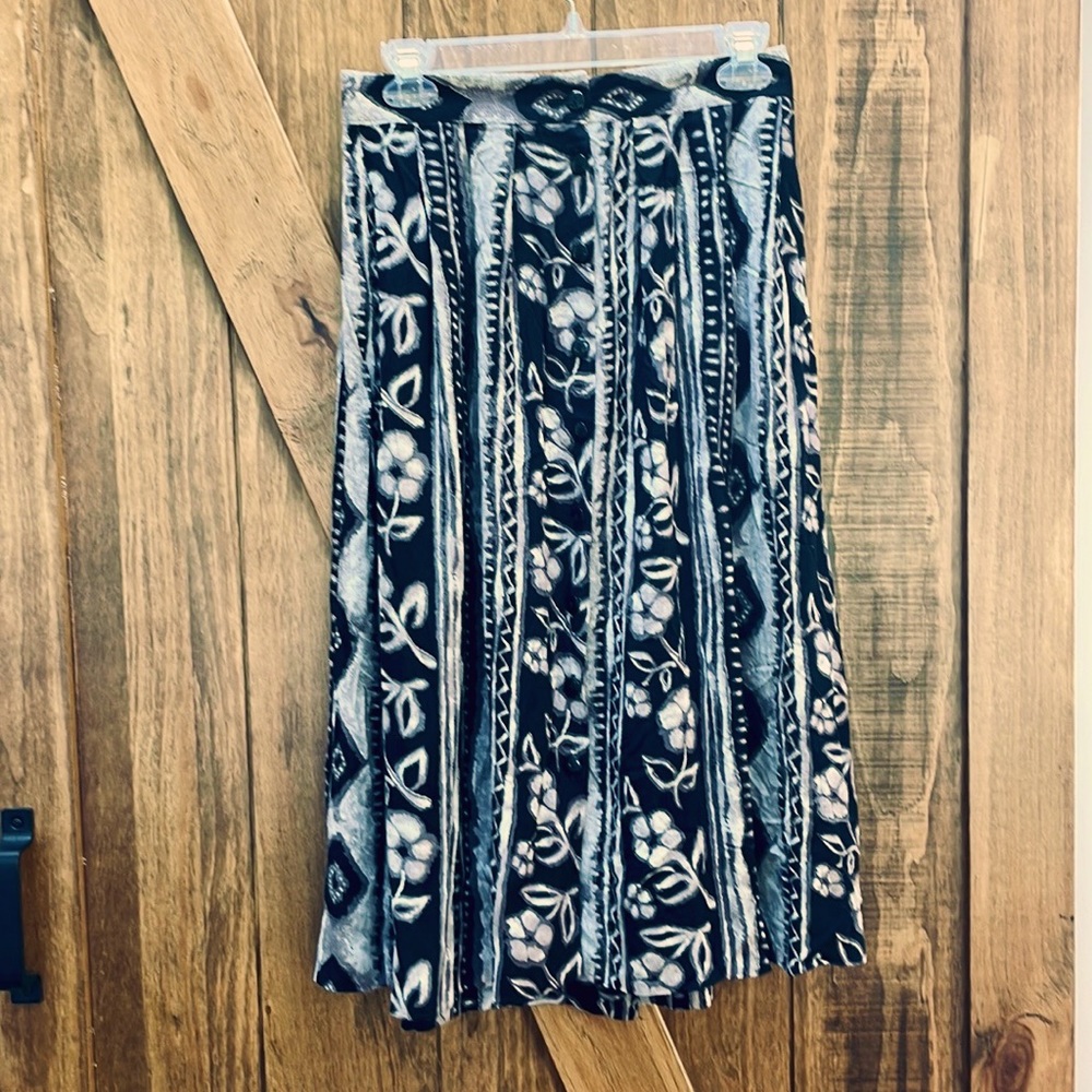 Black and grey size 14 Gallery skirt